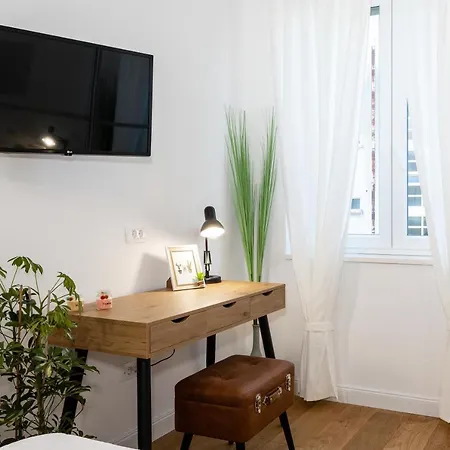 Aurelia Apartment *