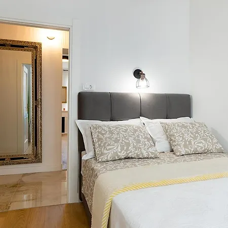 Aurelia * Σπλιτ